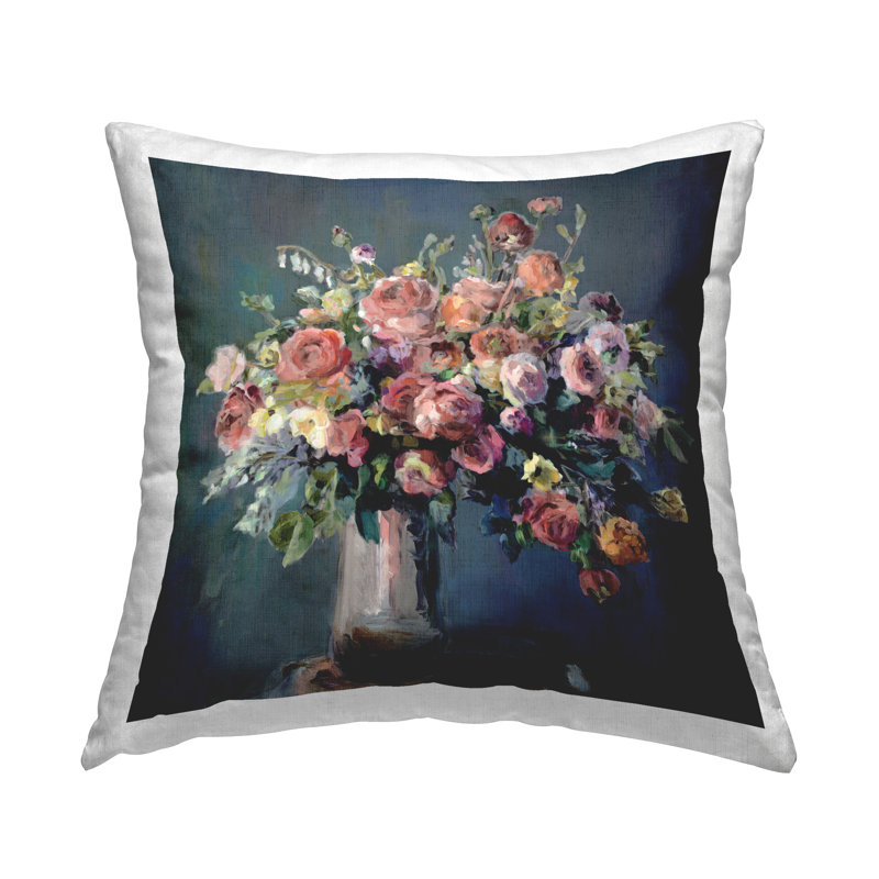Coussin décoratif Abundant Dark Bouquet par Marilyn Hageman