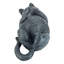 Statue de chat à l’arrière ludique