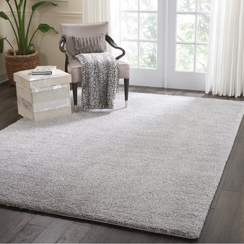 Tapis argenté à longs poils Sunny, Rectangle 6 pi 7 po x 9 pi 6 po