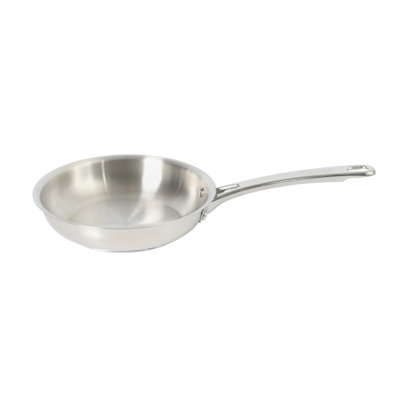Poêle à frire en acier inoxydable de 8 po Sur La Table Kitchen Essentials
