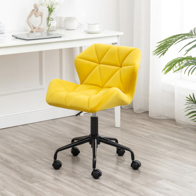 Yellow Office Chair With Diamond Tufting - Adjustable, 360 Rotation, Velvet Fabric, High Foam Seat, Robust Metal Base Design, Adjustable Swivel Function, Upholstery, Padding,