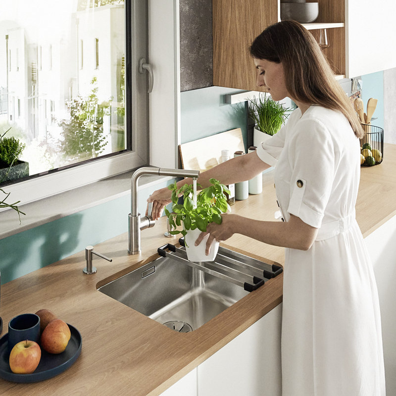 Lanora Pull Out Single Lever Monobloc Tap