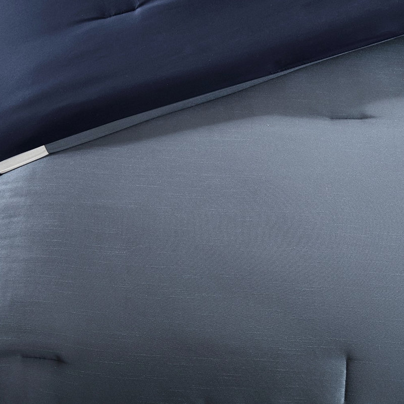 Édredon 7 pièces en très grand bleu marine, très grand lit, neutre et confortable, King  Comforter + 6 Additional Pieces