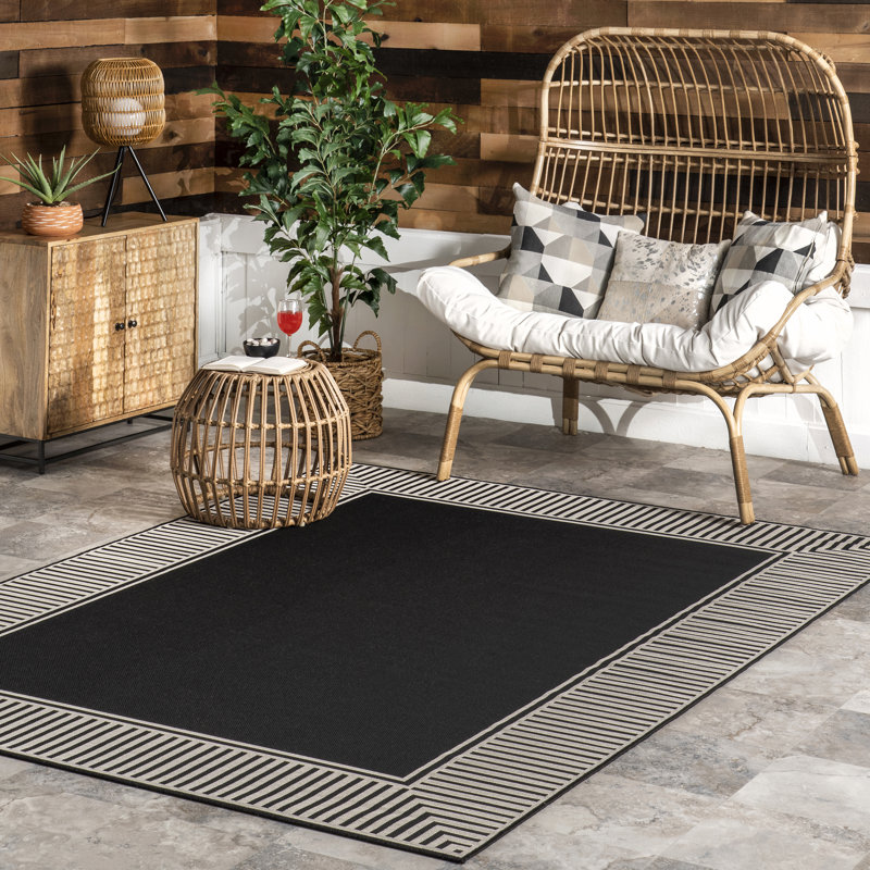 Alegre Bordered Indoor/Outdoor Rug, Rectangle 5' x 8', Black