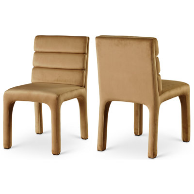 Chaise d'appoint en velours capitonné Kai