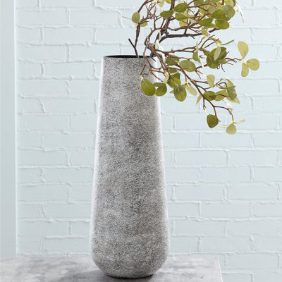 Bogey Metal Table Vase