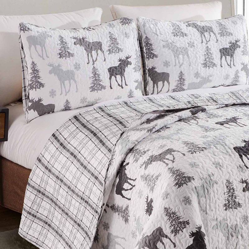Gray Moose Reversible Twin Microfiber Quilt Set