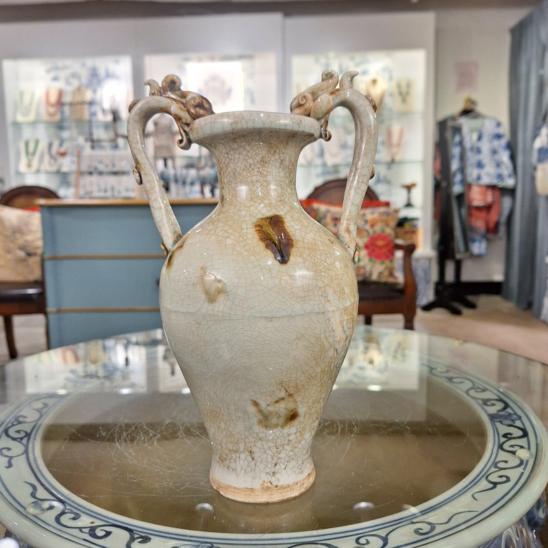 Vase céladon craquelé avec poignées de dragon
