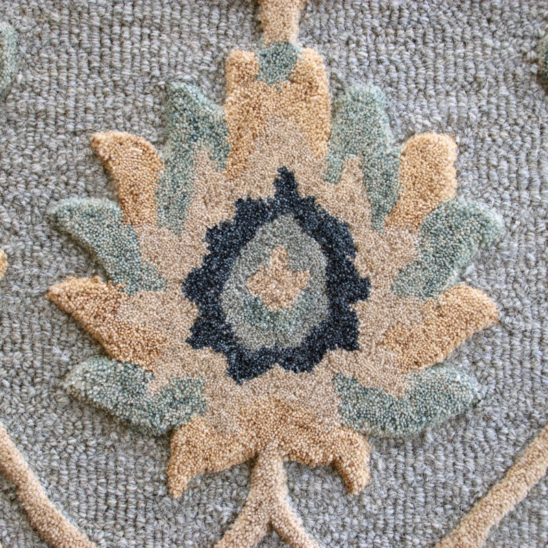 Emmersen Floral Handmade Wool Area Rug in Gray, Runner 2'3" x 6'9"