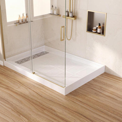 Ensemble de base de douche moderne avec plancher texturé et couvercle de drain carré