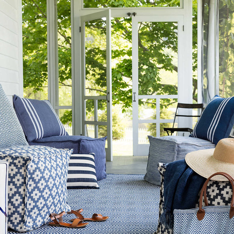 Diamond Denim/White Handwoven Indoor/Outdoor Rug, Rectangle 7'6" x 9'6"