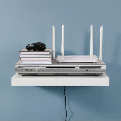 Deshan Floating Shelf Planter