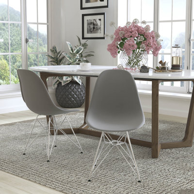 Chaise en plastique Daker avec base chromée