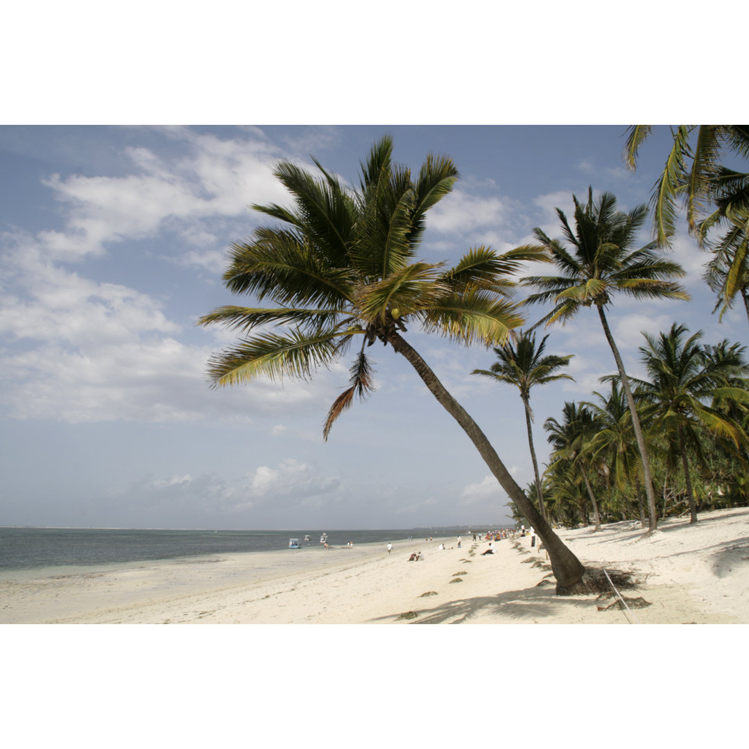 Mombasa Beach von Digitalimagination - Drucken