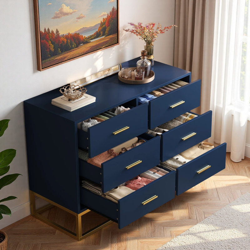 Commode moderne à 6 tiroirs, poignées dorées et élégant piètement en métal