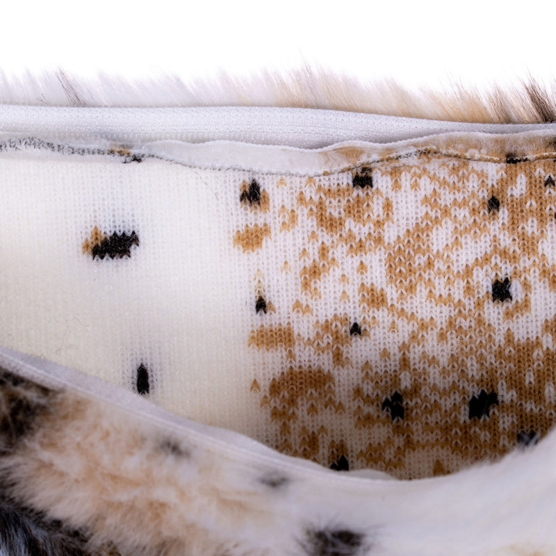 Le coussin en fausse fourrure Lynx des neiges 18 po x 18 po Holiday Aisle®.