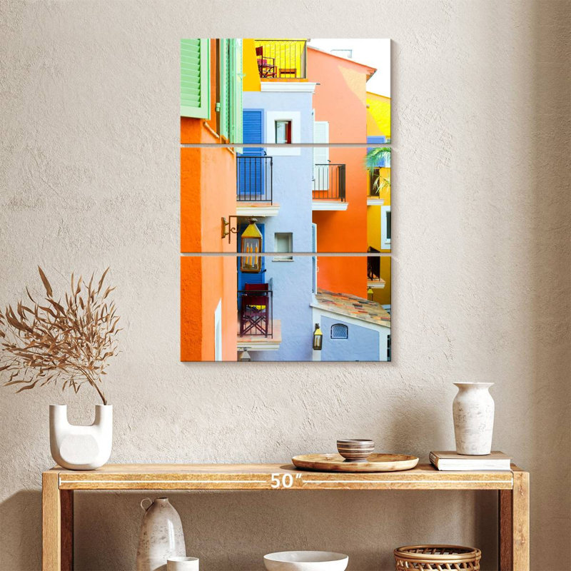 Lilie Saint Tropez, maisons colorées, H 38 po x l 24 po