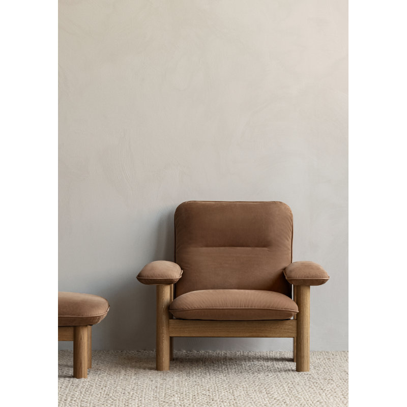 Brasilia Lounge Chair, Dunes 21004 Camel Genuine Leather, Natural Oak