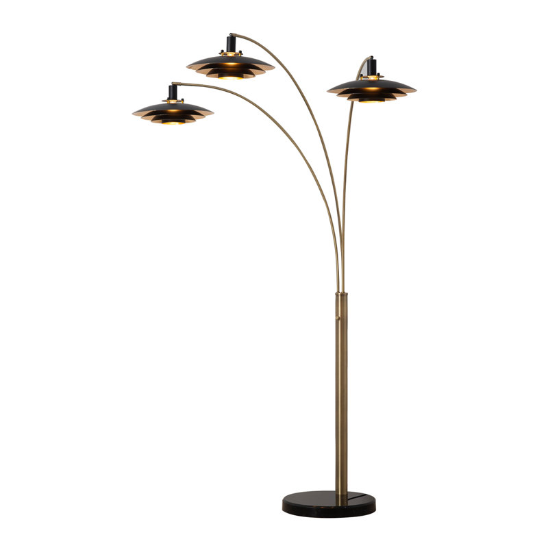 Lampadaire arqué Rancho Mirage 87 po Premium à 3 lumières, à intensité variable, style moderne du milieu du siècle, laiton vieilli, abat-jour étagé noir mat avec intérieur doré, base en marbre noir, compatible DEL