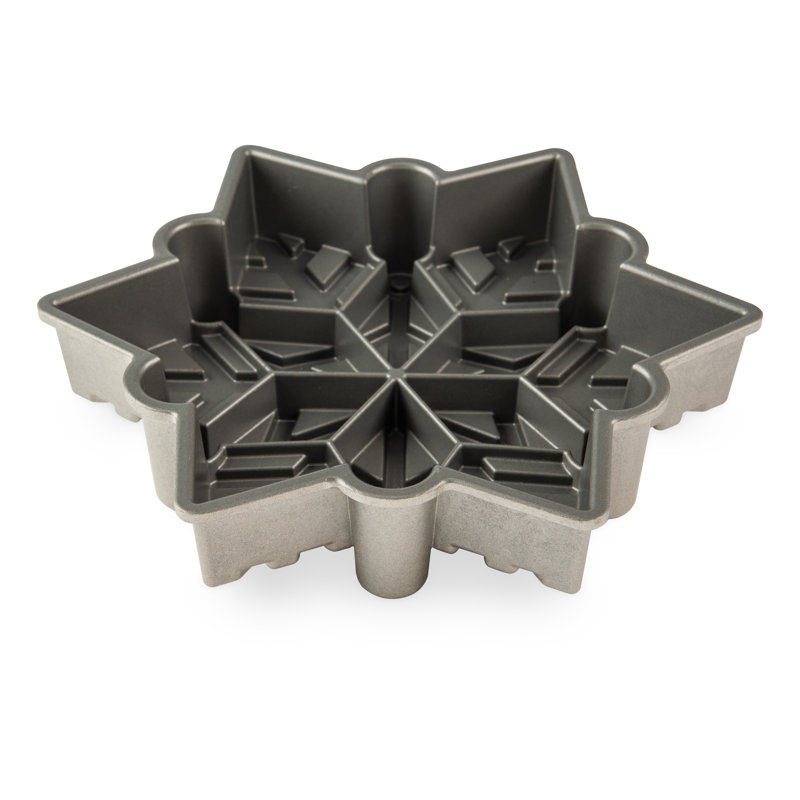Nordic Ware Snowflake Cake Pan