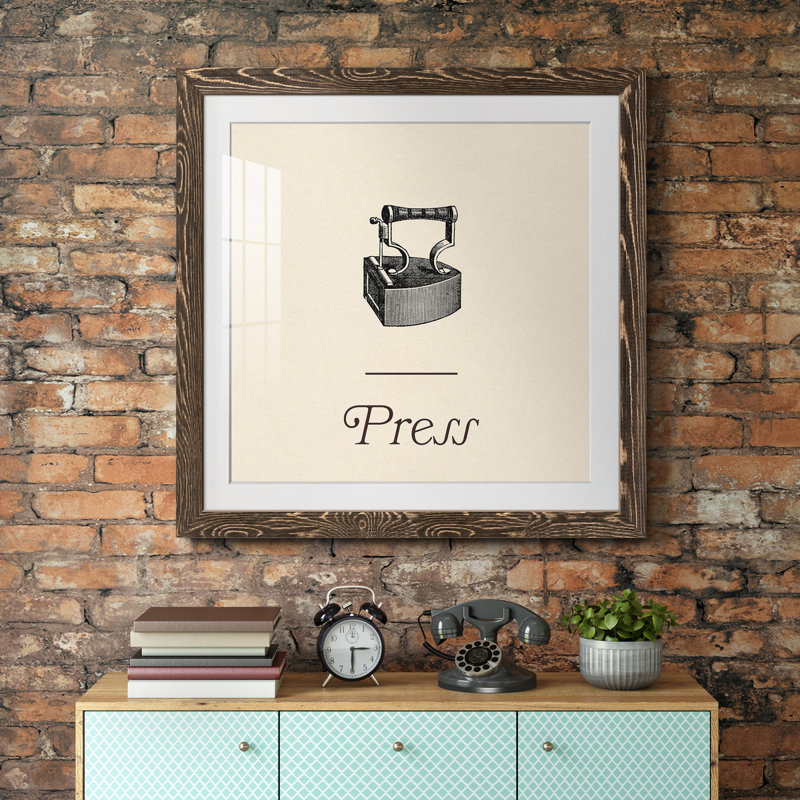 «Laundry Sign III», reproduction encadrée de qualité supérieure - prête à être suspendue, Encadré de bois de noyer