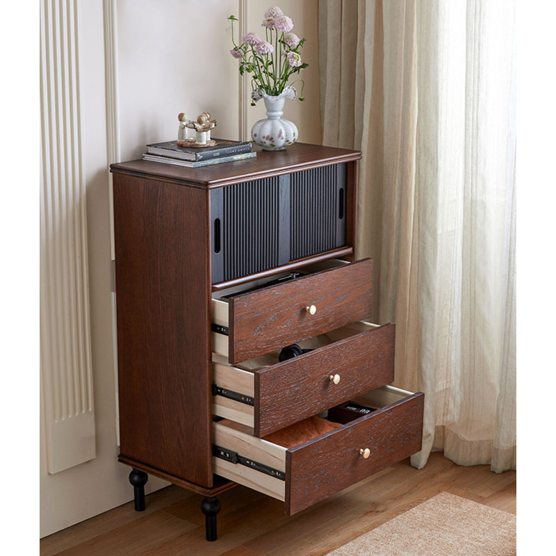 Commode élégante en chêne rouge, style intemporel