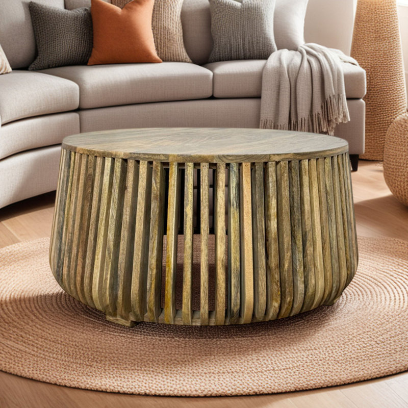 Table basse ronde élégante brune de 36 po avec base sculptée à lattes ouvertes, Bois naturel