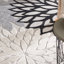 Tapis intérieur / extérieur noir / gris / blanc à motif floral Arnelle-879009600
