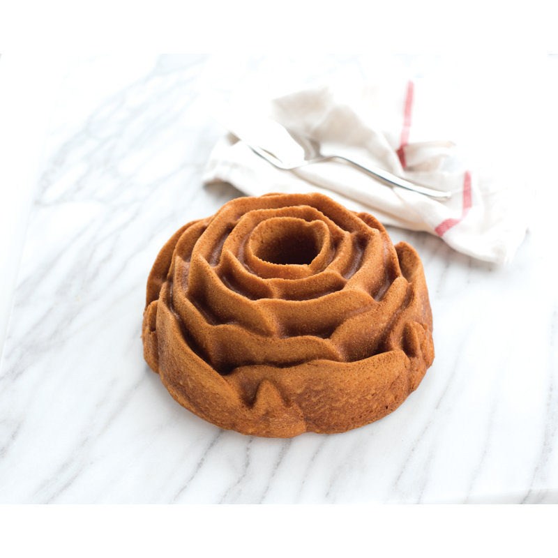 Nordic Ware Non-Stick Round Rose Pan