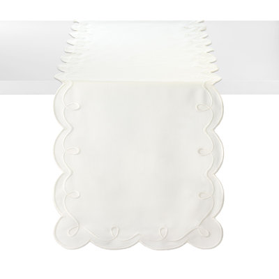 Ribbon Twirl Table Runnner