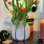 Vase rayé bleu et blanc