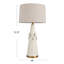 Lampe de table conique Adeline en grès avec glacis craquelé crème et abat-jour en lin naturel