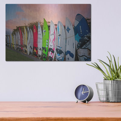 «Surf Time» par Dennis Frates