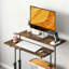 Bureau debout réglable avec roulettes et tablette inclinables