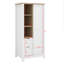 Garde-robe avec porte coulissante et tablettes ouvertes