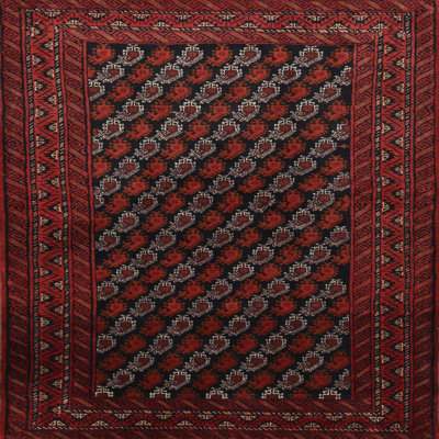 Tapis rouge à motif sud-ouest