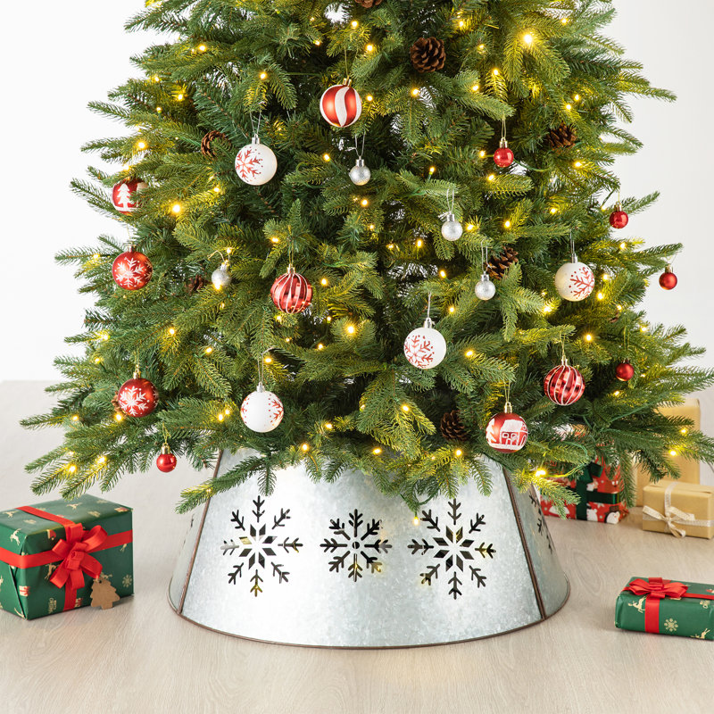 Collet d'arbre en métal découpé avec lumières Terence, 11.25" H x 26" W