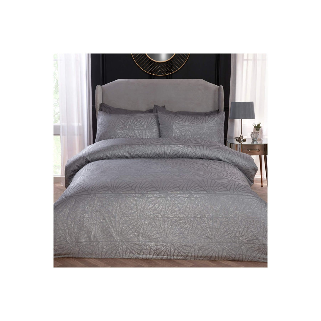 Sheri Polyester No Pattern Duvet Cover with Pillowcases Included