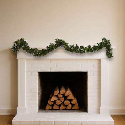 Boxwood Garland
