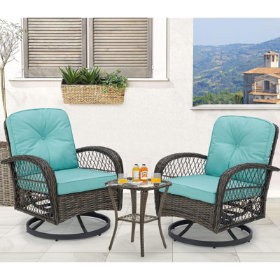 Ensemble de meubles de patio 3 pièces MELLCOM, chaises de patio berçantes pivotantes pour l'extérieur, ensemble bistro de patio en osier avec fauteuil à bascule, coussins épaissis et table basse en verre pour la cour, le jardin et le bleu