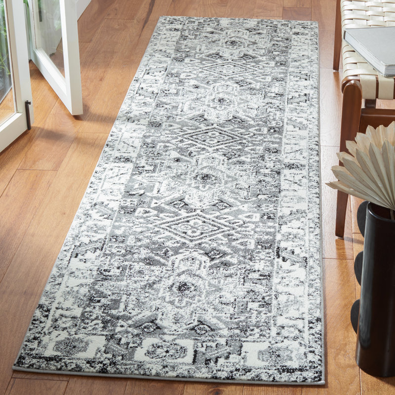 Tapis oriental gris / ivoire Allanton, Tapis de couloir 2 pi 3 po x 12 pi