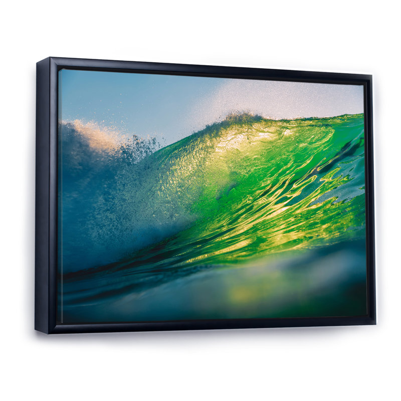 «Green Barrel Wave at Sunset in Hawaii» - photographie sur toile, H 16 po x l 32 po x P 1 po, Cadre flottant noir