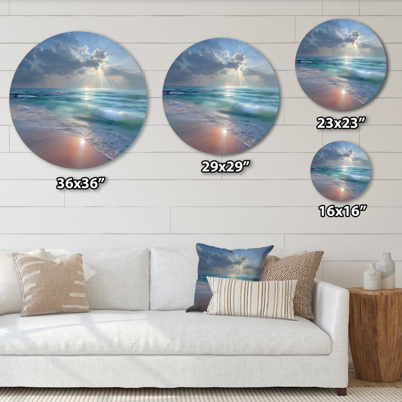 «White and Pink Sunset Gentle Waves» - art mural rond en métal Coastal Beach, L 29 po x H 29 po