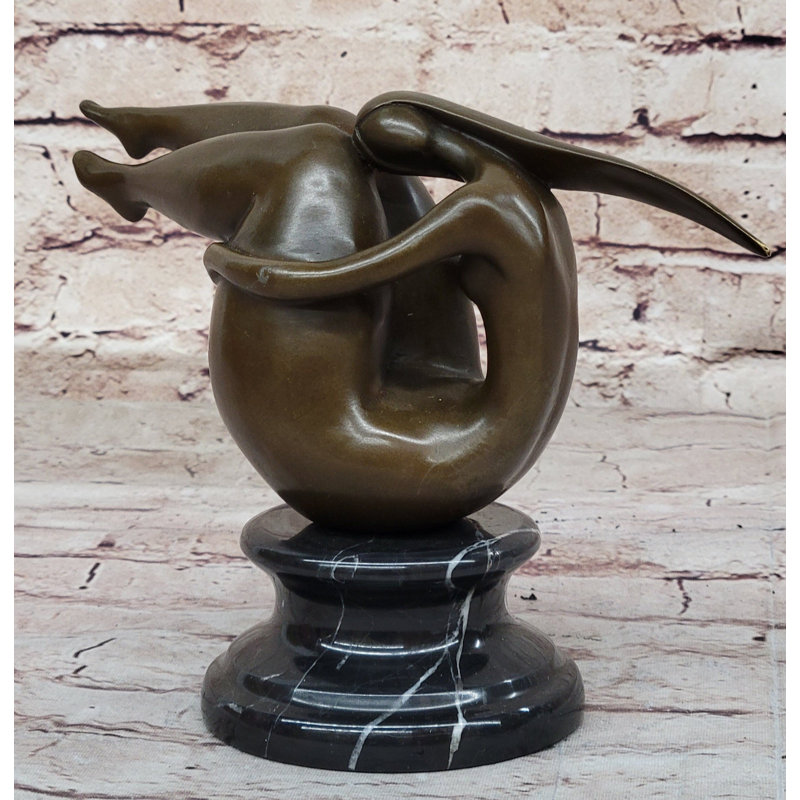 Sculpture figurative féminine en bronze sur base de marbre par Mario Nick