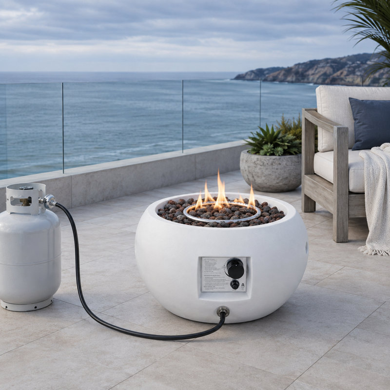 Foyer extérieur rond au propane de 40 000 BTU avec pierres de lave, siège pour la bonbonne et housse de protection contre les intempéries, blanc