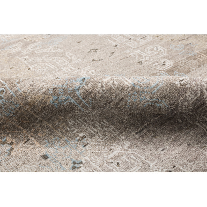 Handmade Cotton and Silk Abstract Area Rug