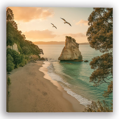 Art mural sur toile Sunlit Cathedral Cove - Coastal Rock Formation