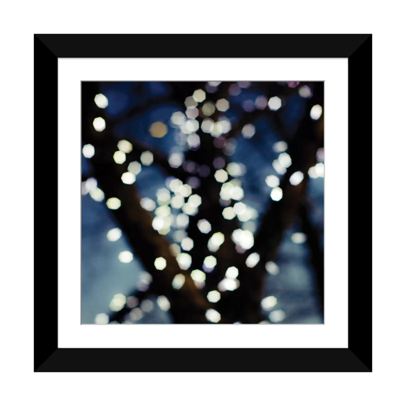 « bokeh blue i », impression sur toile, H 24 po x l 24 po x P 1 po, Papier avec cadre noir, Blanc