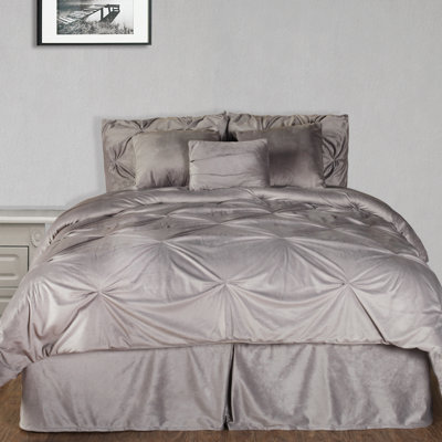 Pintuck Plush Polyester Comforter