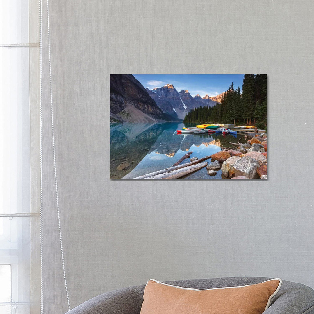 Valley Of The Ten Peaks, Banff National Park, Kanada von Sergio Lanza - Galerie-verpackte Leinwand Giclée auf Leinwand